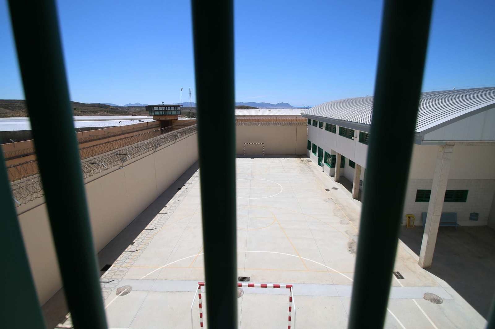 Patio del Centro  Penitenciario del Acebuche.