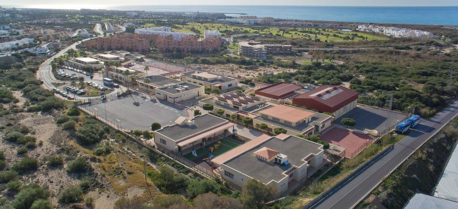 El positivo de un menor obliga a poner en cuarentena a toda una clase del SEK Alborán