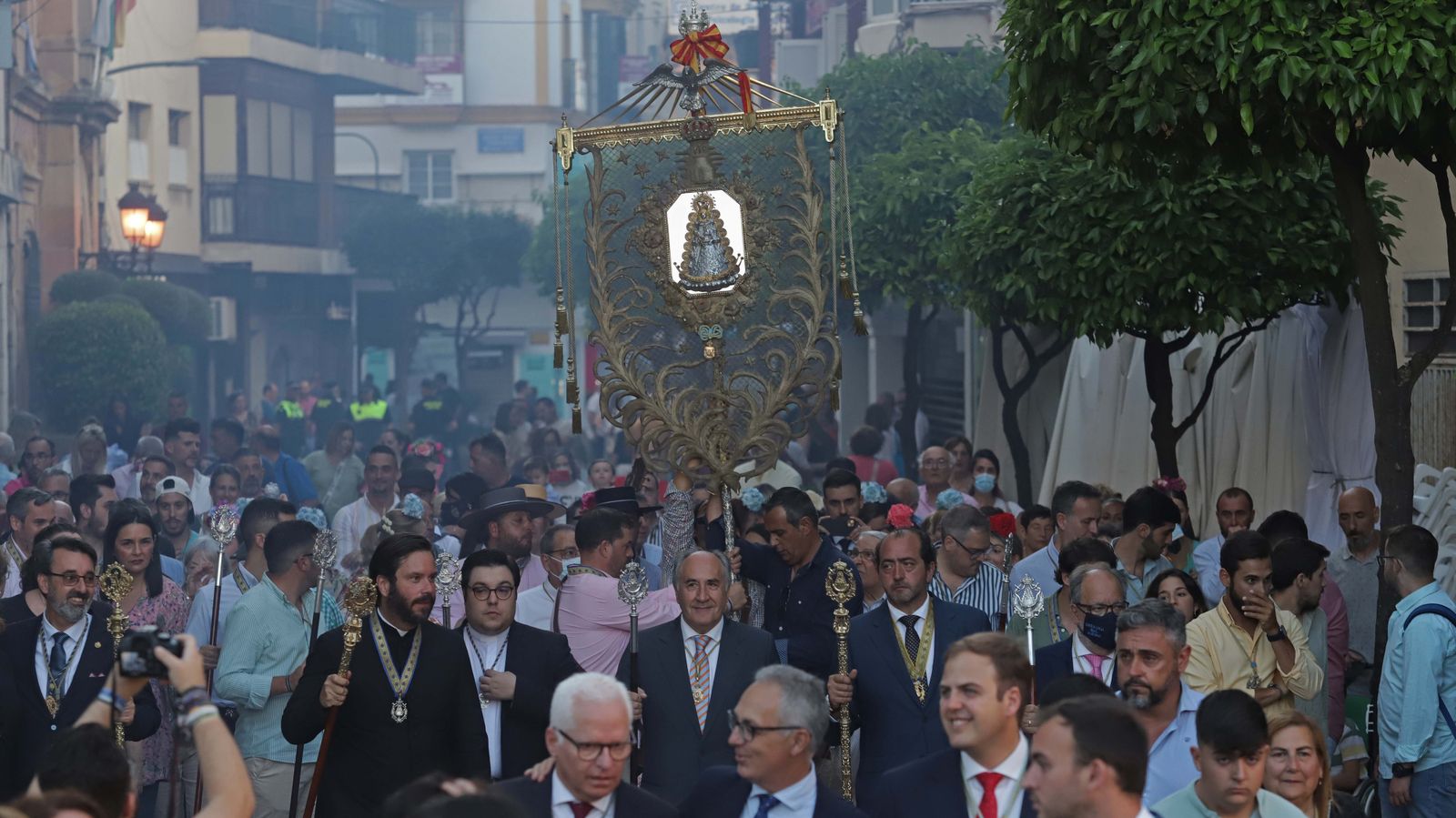 Entrega de la Medalla de la ciudad a la hermandad del Rocío de Algeciras