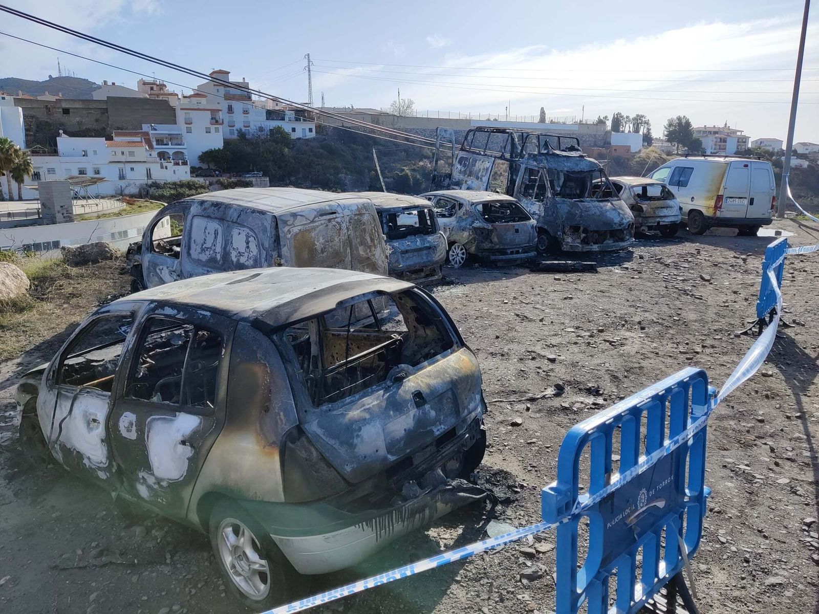Arden siete coches en otro aparcamiento de Torrox.