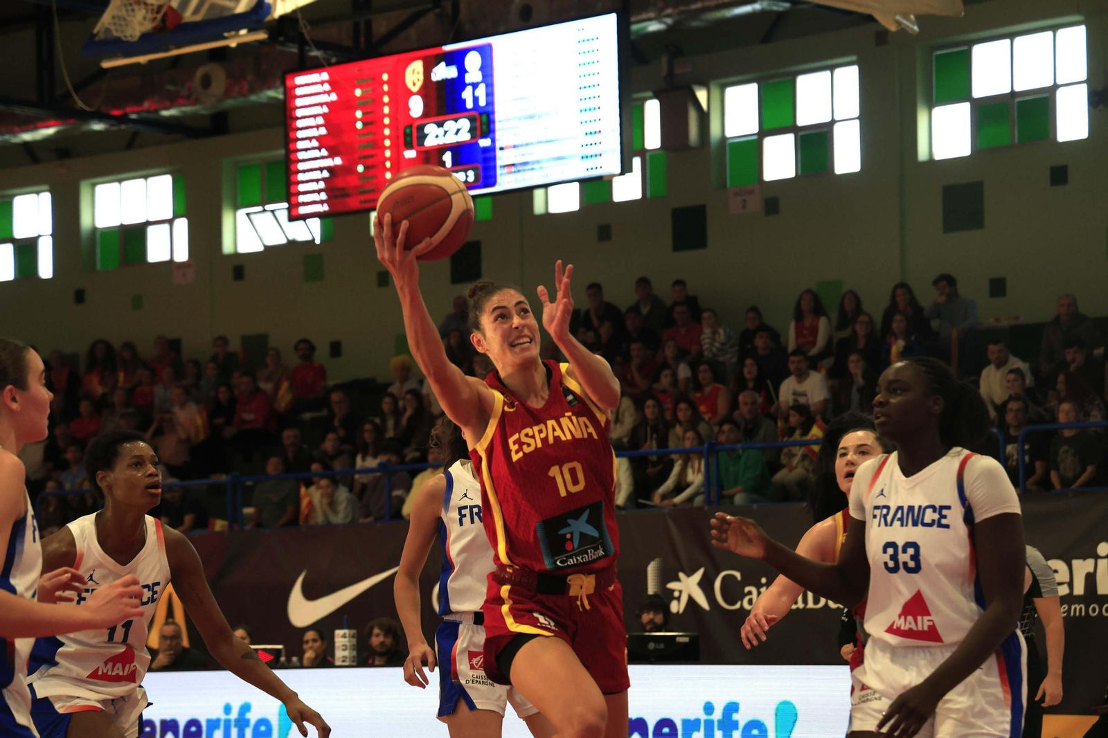 Fotos del partido y ambiente en el España-Francia del Torneo Internacional de Baloncesto Femenino en La Línea