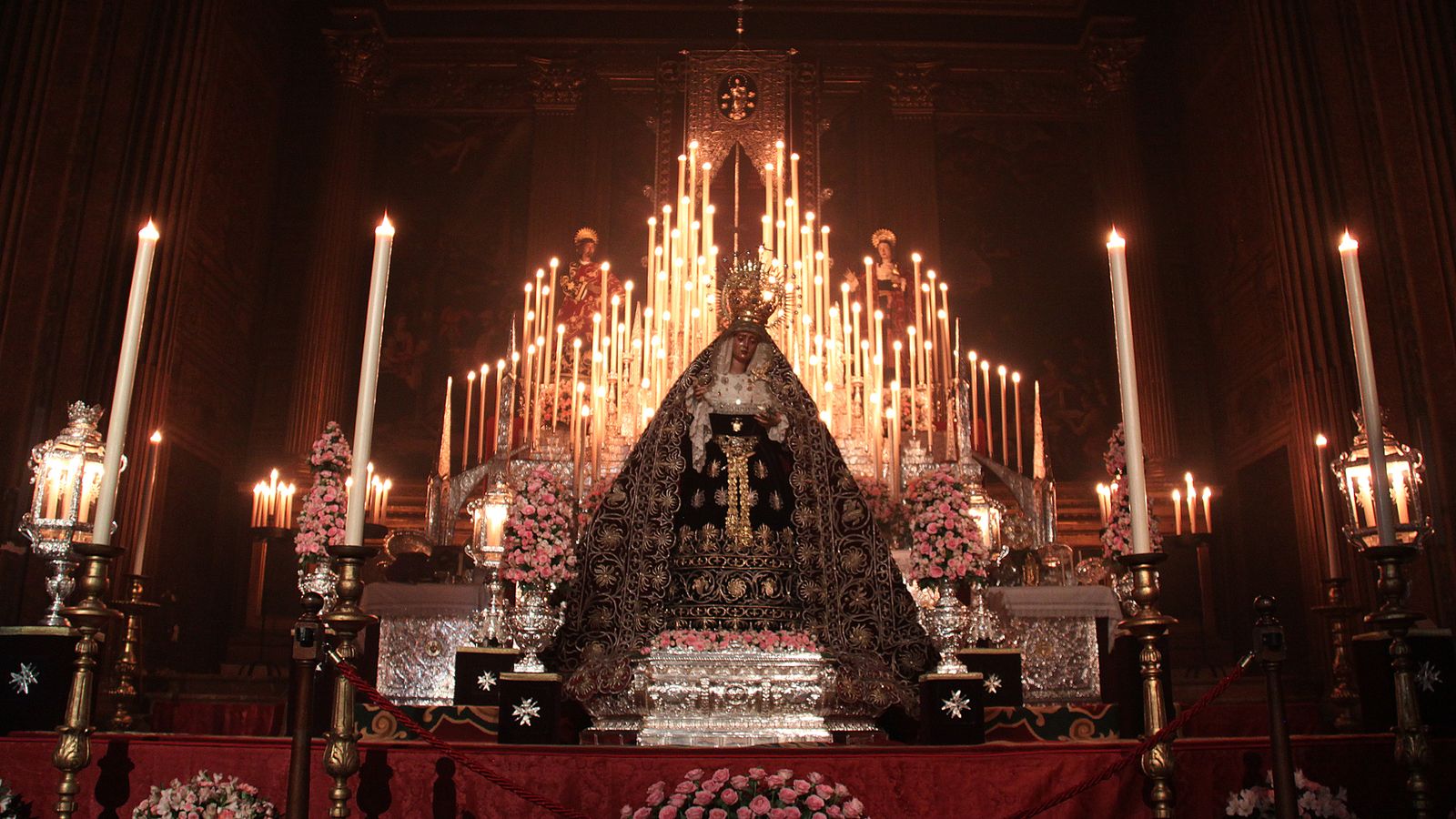 La Virgen del Valle en solemne veneración
