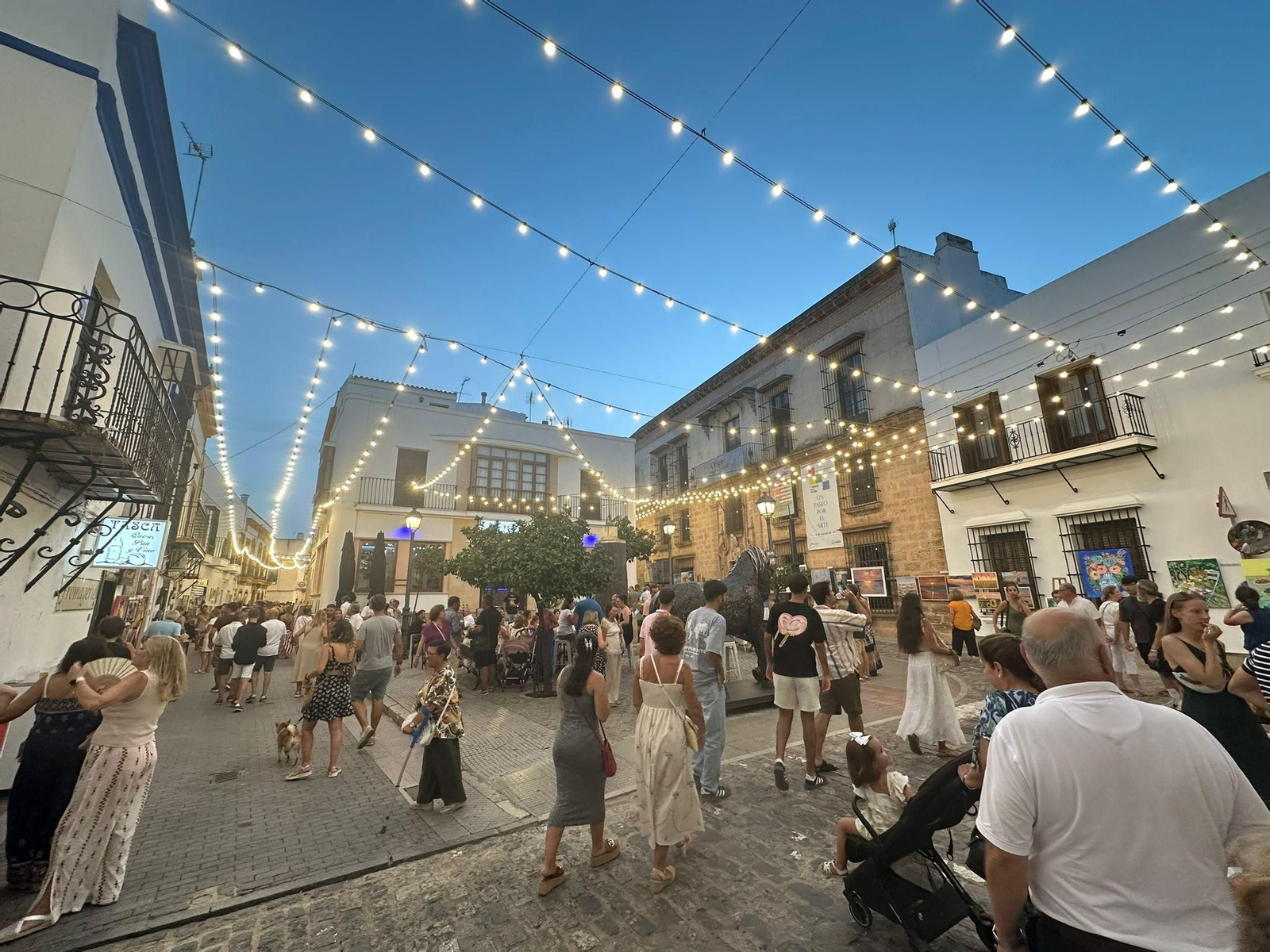 Paseo por el Arte de Ayamonte, el mayor museo efímero a cielo abierto, en imágenes