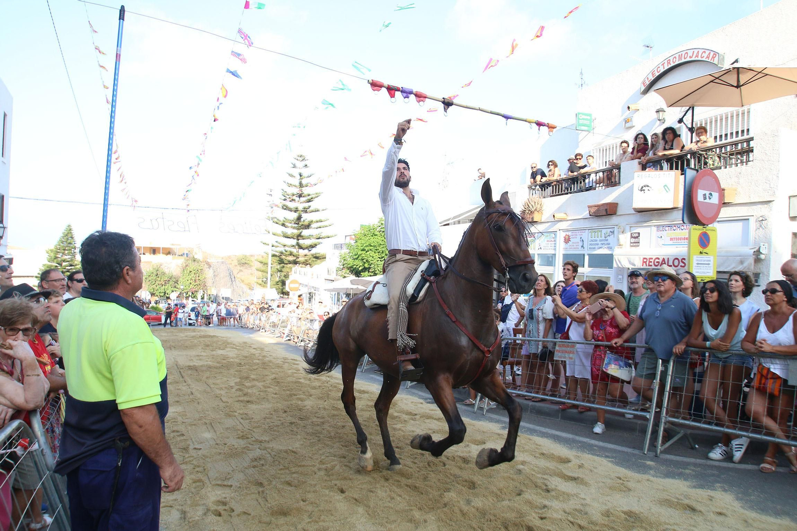 Fotogalería de la carrera de cintas a caballo en Mojácar