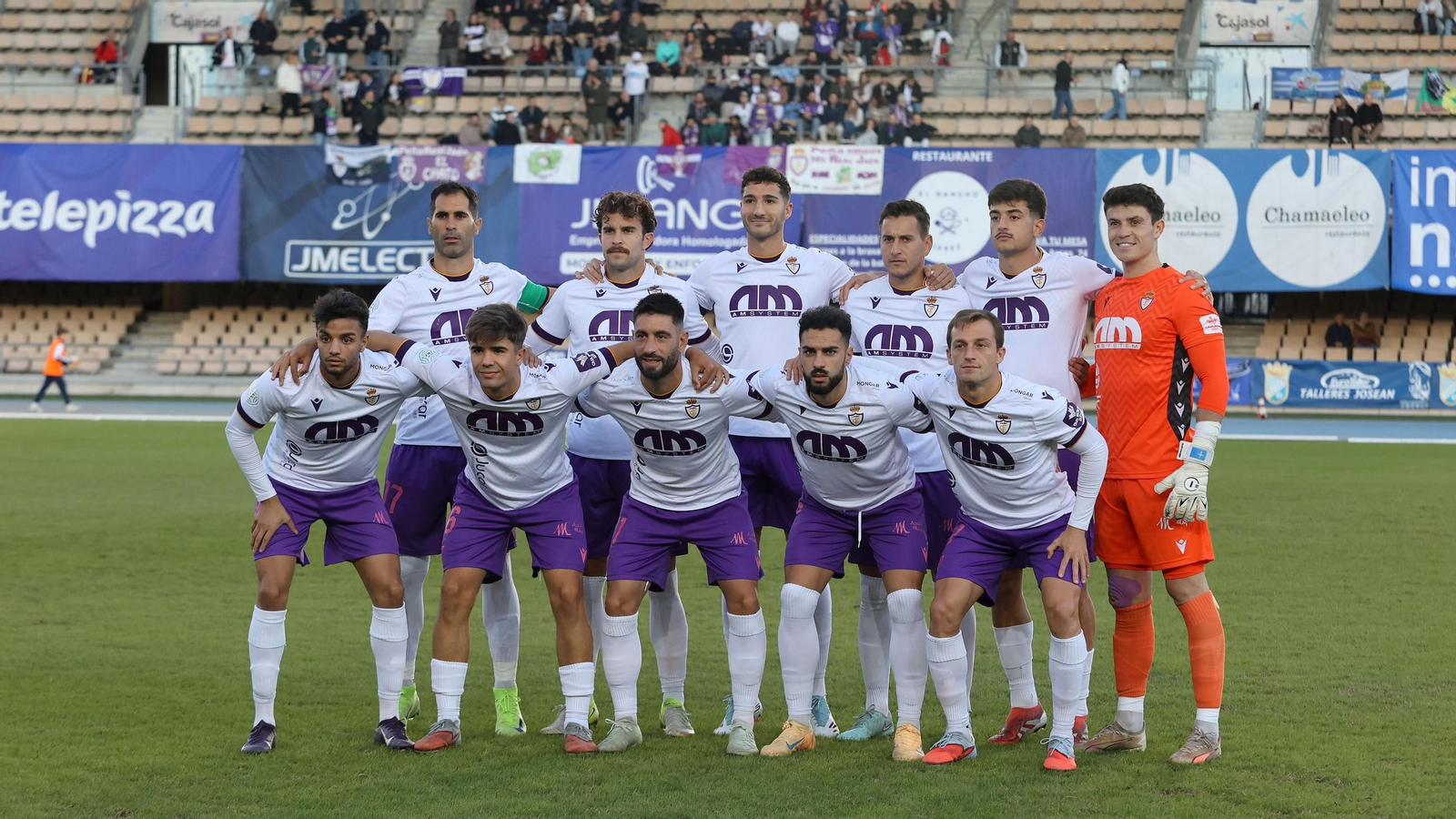 Imágenes del Xerez CD contra el Real Jaén CF en Chapín