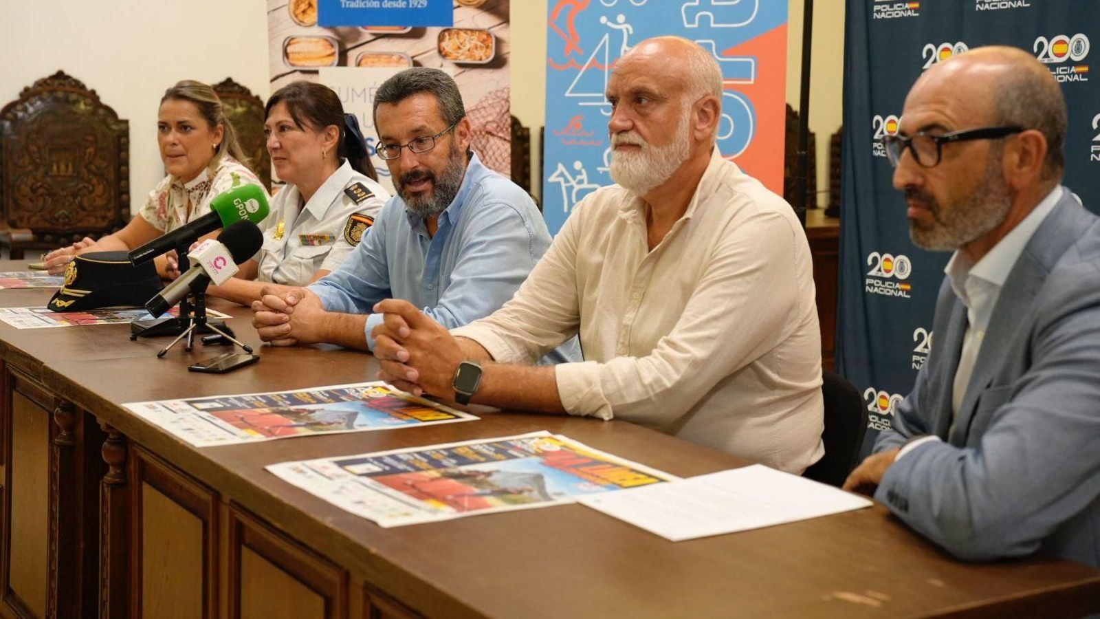 Los participantes en la presentación de la Carrera 091
