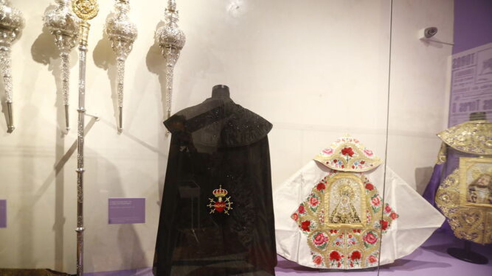 Algunos de los objetos expuestos en la muestra