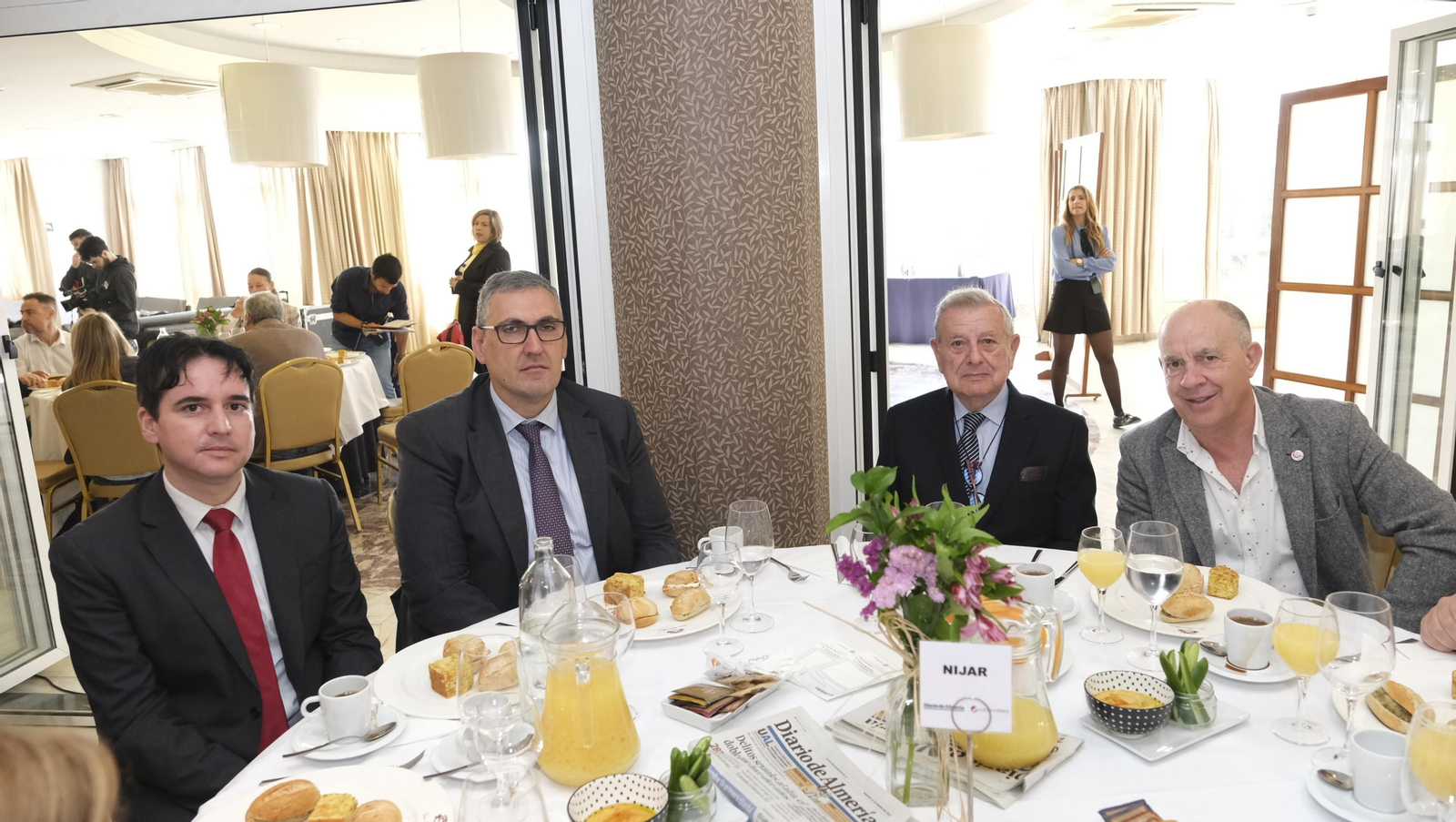 Desayuno coloquio de Grupo Joly y Cajasur, con la participación del ponente Enrique de los Ríos