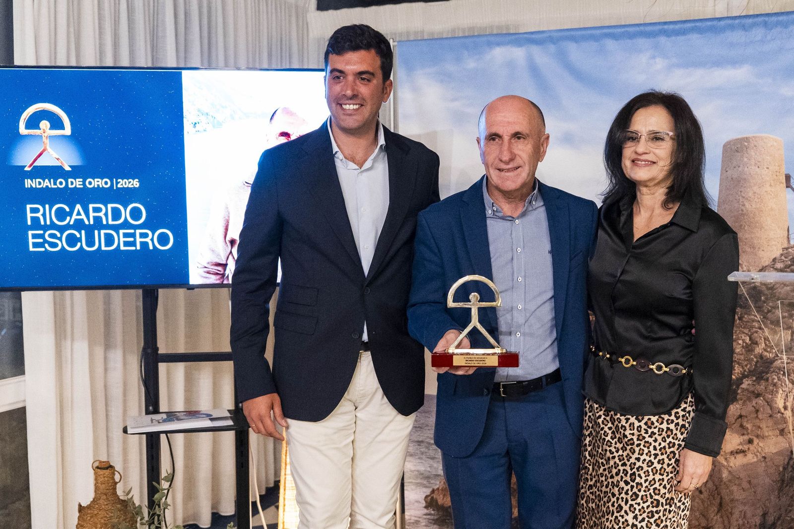 La presentación de 'Mojácar Sostenible' y la entrega del Indalo de Oro a Ricardo Escudero, en imágenes