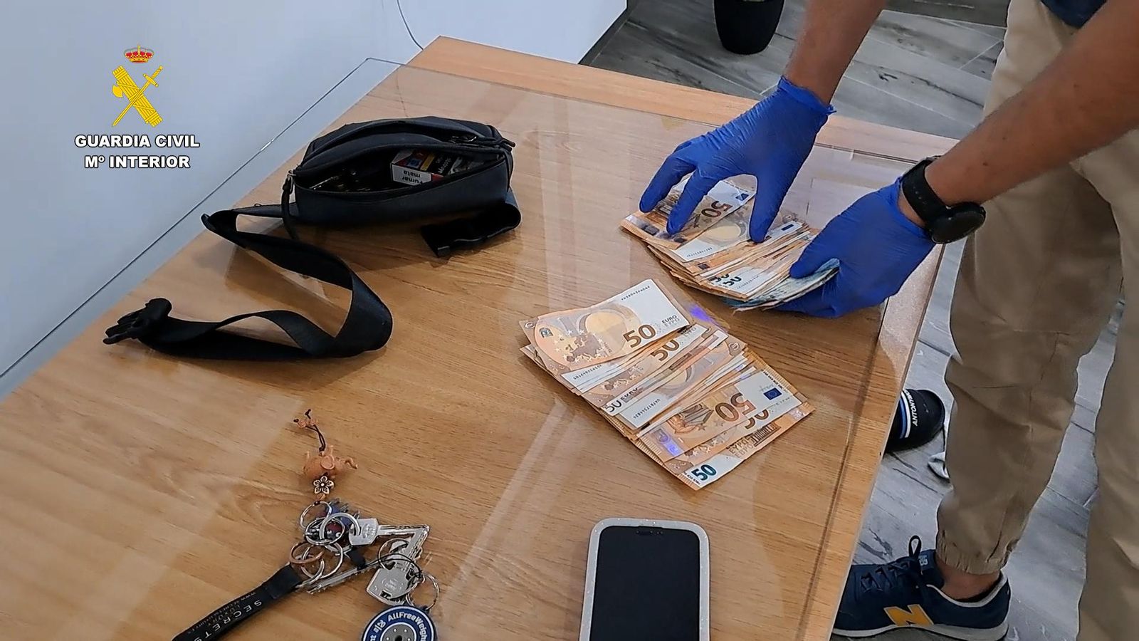 Parte del dinero incautado.