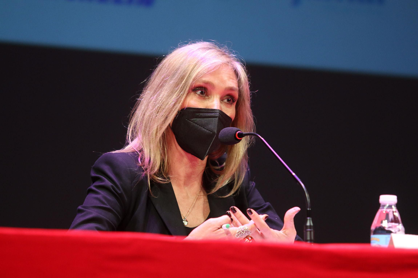 Fotogalería Diario de los Libros, con Marta Robles y su obra 'Pasiones carnales'