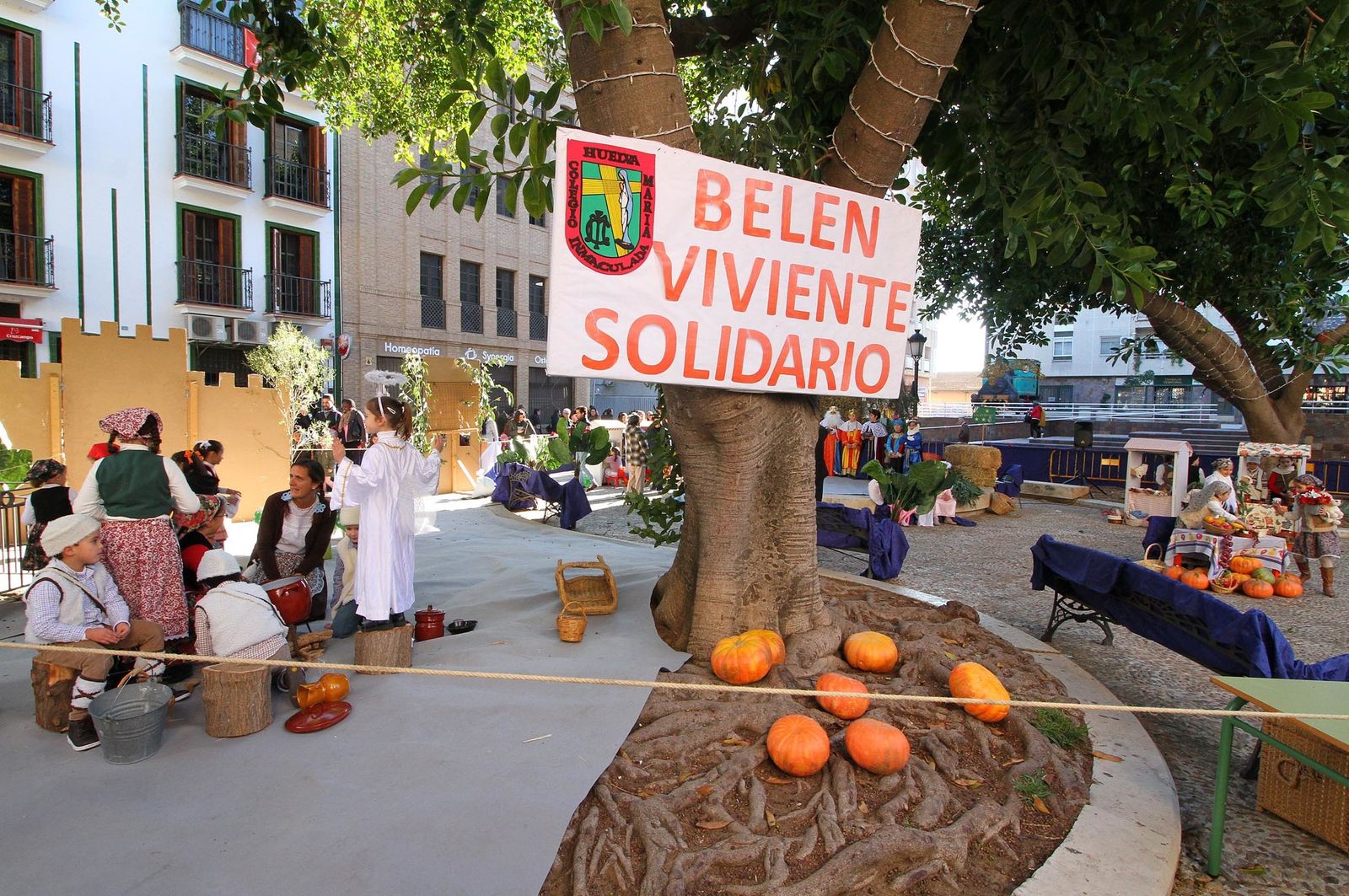 Imágenes del Belén viviente del Colegio María Inmaculada.
