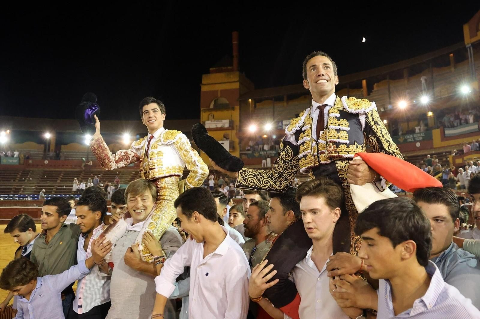 Miranda y Marco Pérez abrieron la puerta grande en la tercera de Colombinas.