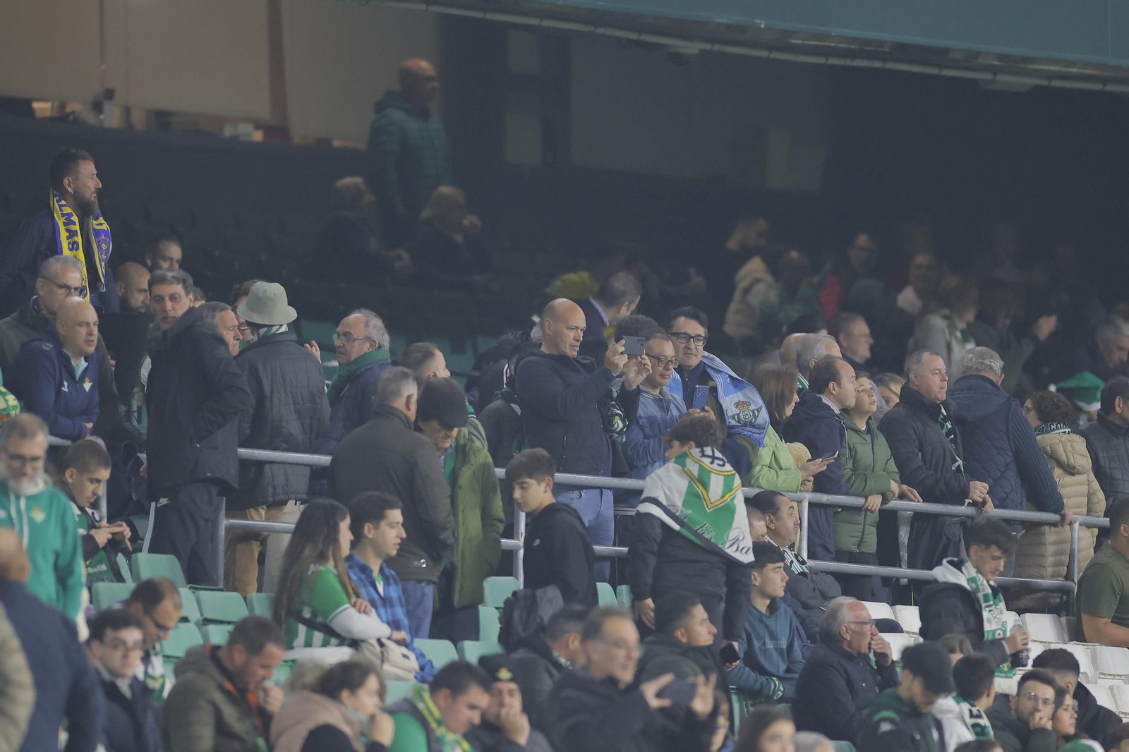 Búscate en las fotos del Betis-Las Palmas