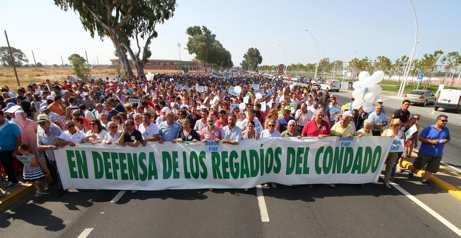 Imágenes de la manifestación para pedir agua y tierra para los regadíos del Condado.