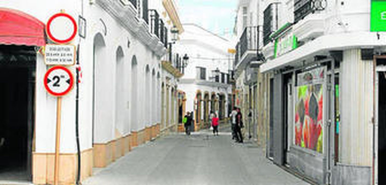 Aspecto de la calle Padre Añeto, junto a la Plaza Mayor.