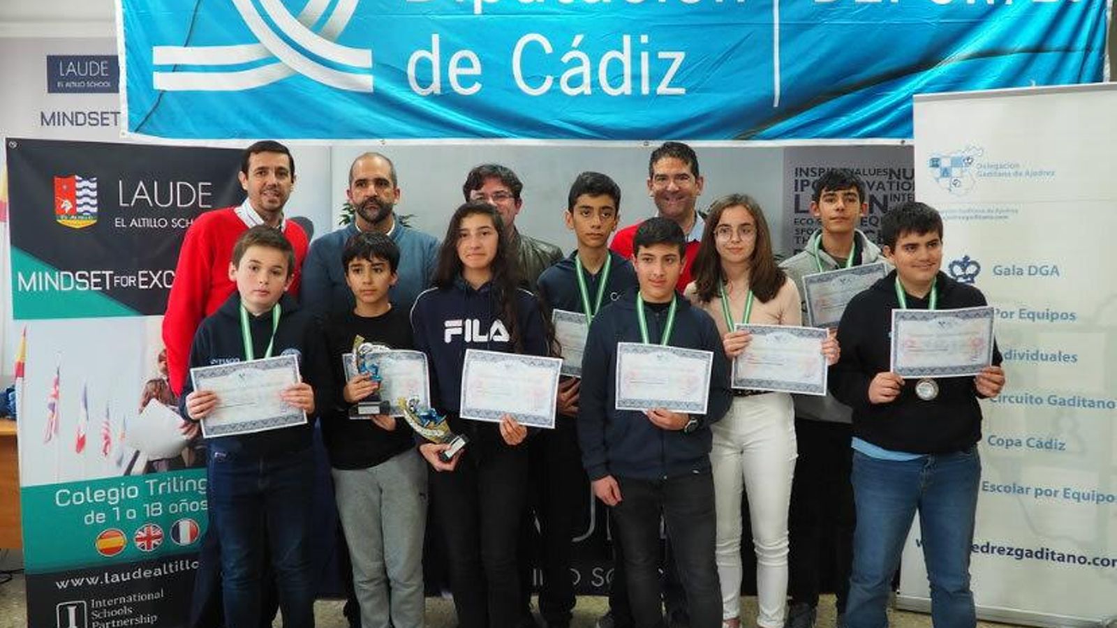 Campeones, becados y semi becados de categoría sub-14.