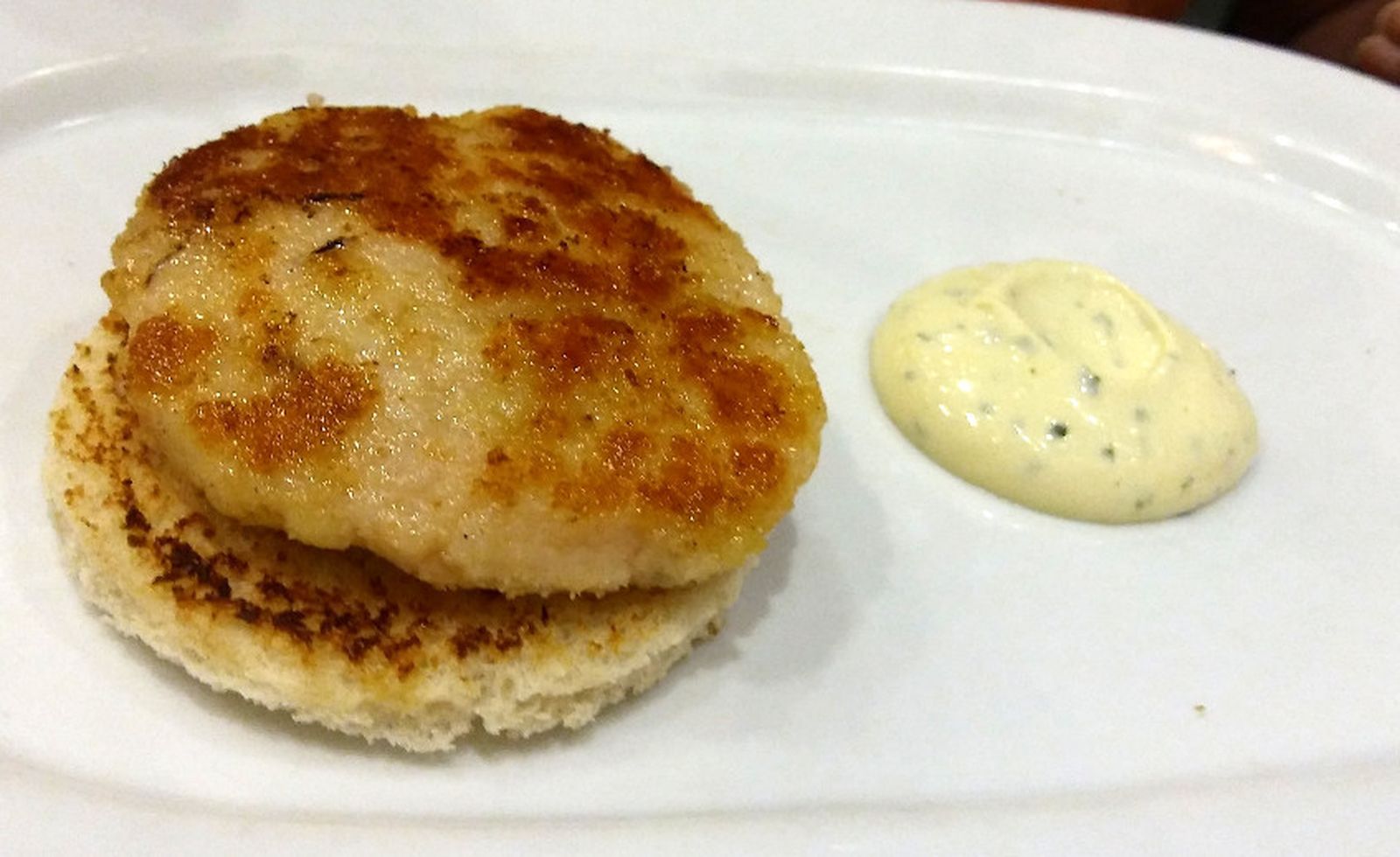 Hamburguesa de gambas de La Blanca Paloma