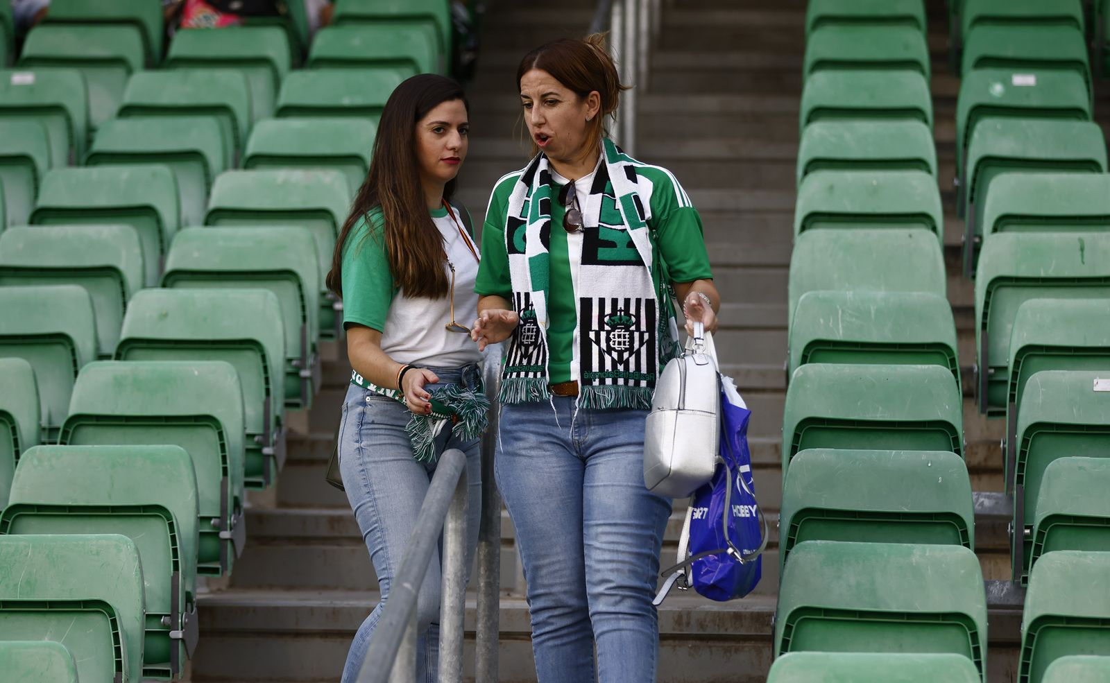 Búscate en las fotos del partido Betis-Villarreal