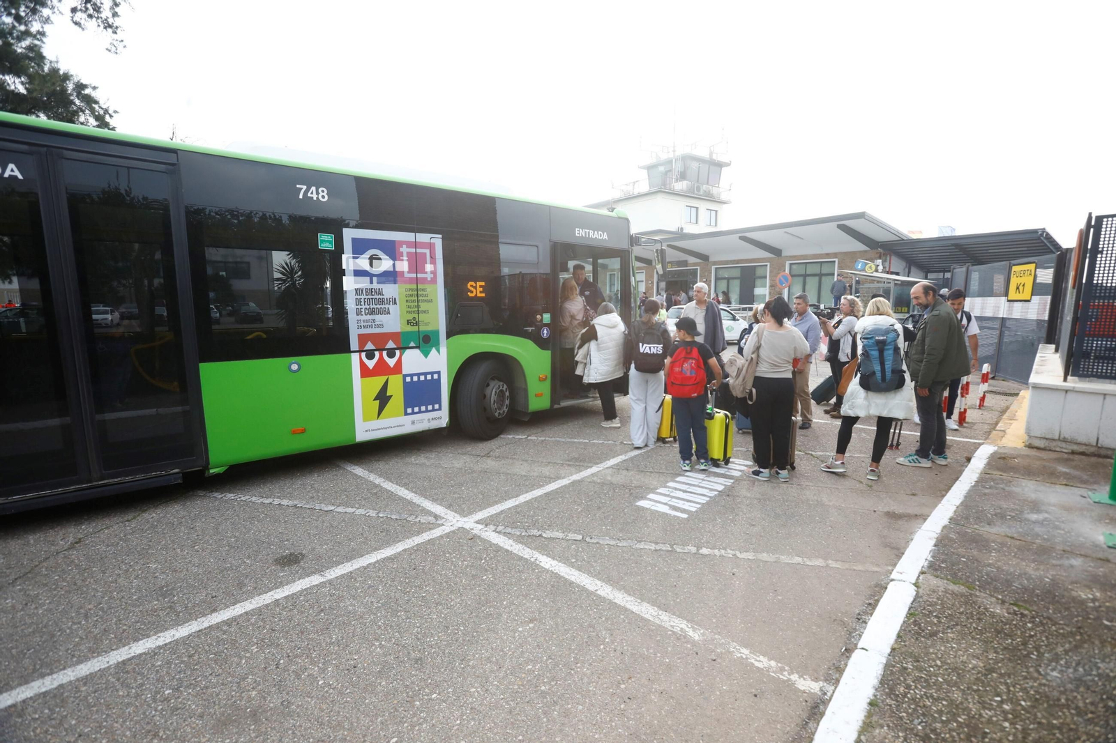 El aeropuerto de Córdoba recibe el primer vuelo de Binter desde Canarias, en imágenes