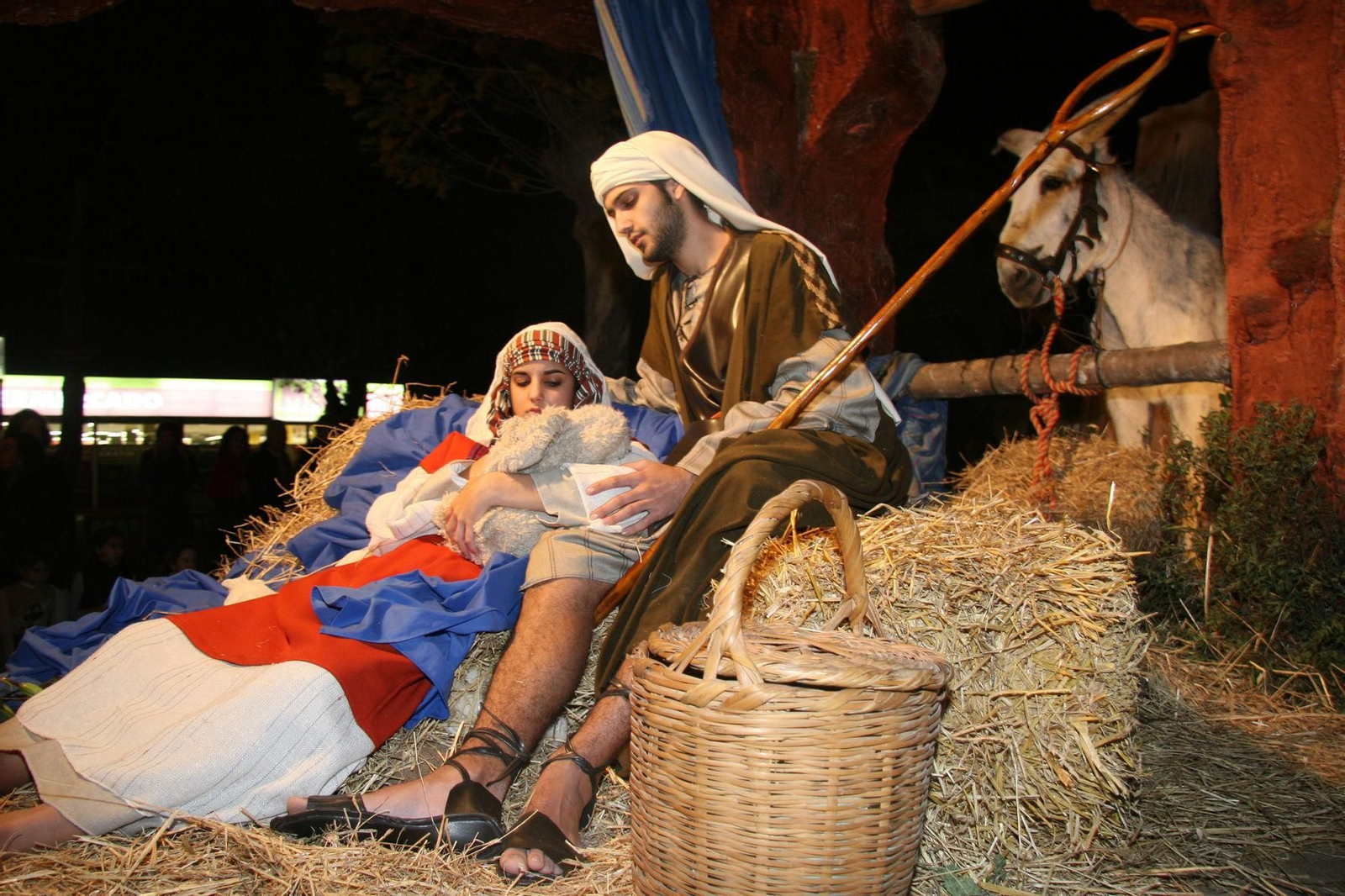 Escena del Nacimiento, representada por los vecinos de Guillena en la Cabalgata de Reyes