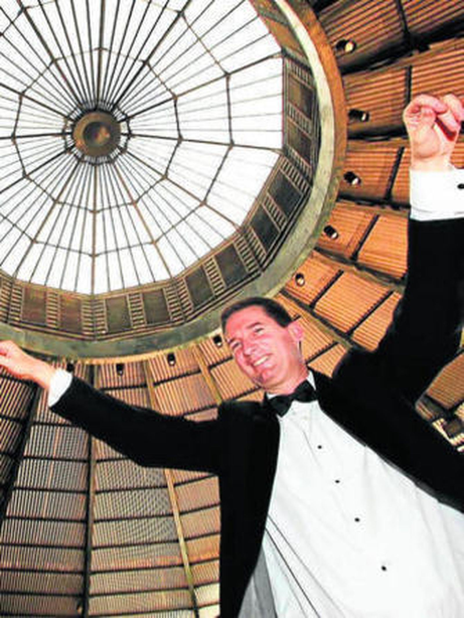 Matthew Coman, en la bodega La Concha, de González Byass.