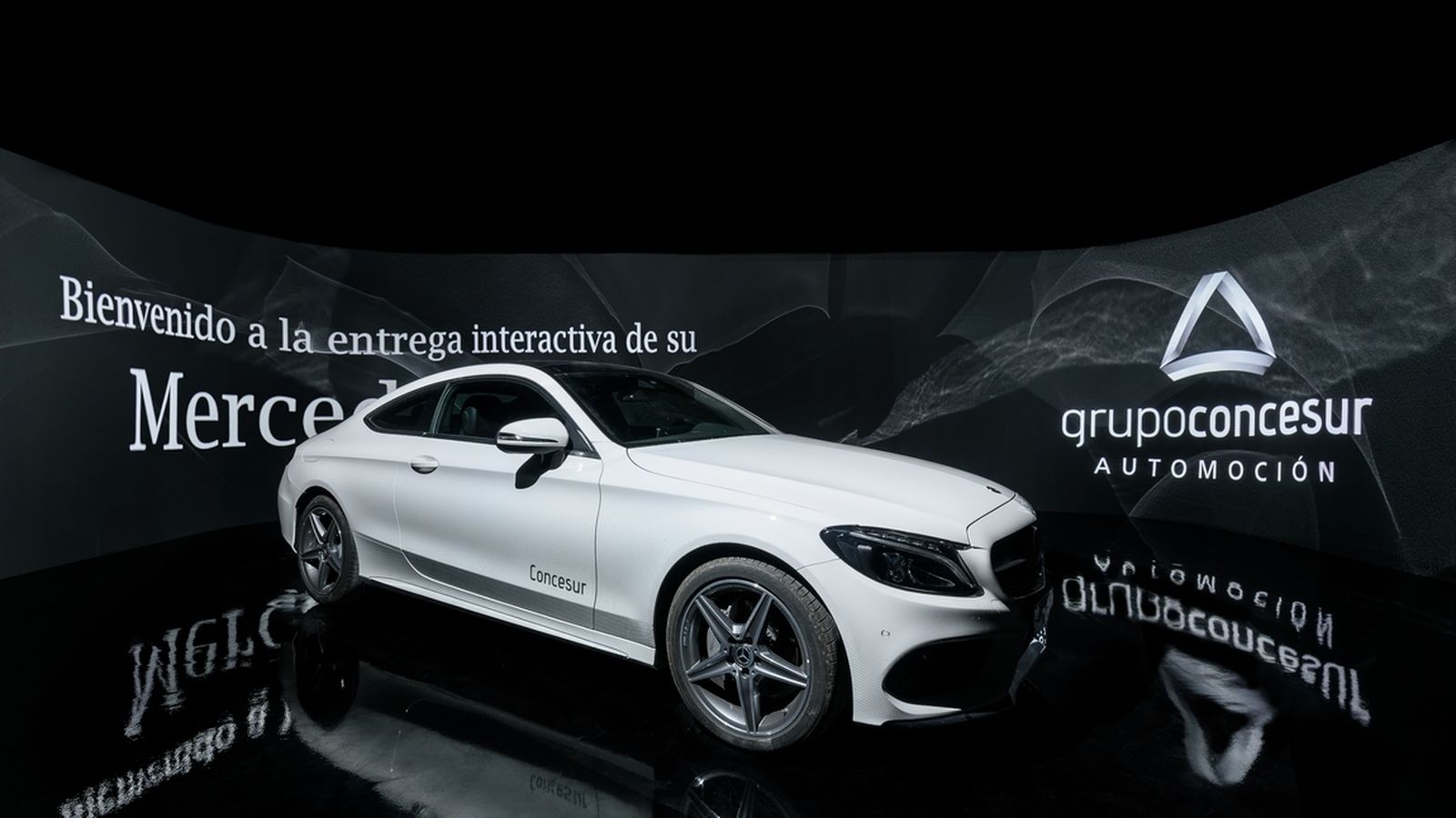 Así es como se presenta el modelo una vez retirada la lona.