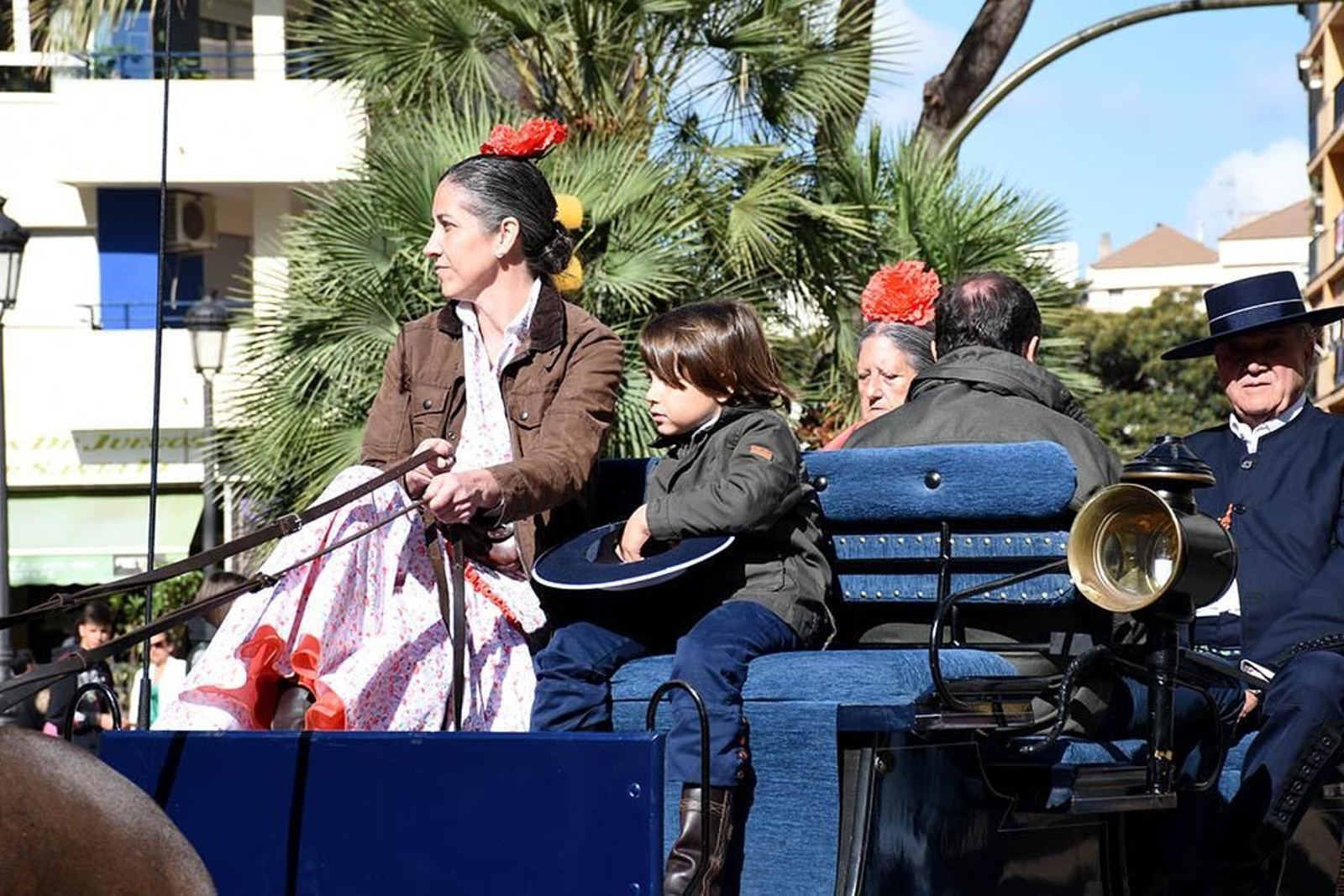 Las mejores imágenes de los peregrinos en la salida de Emigrantes