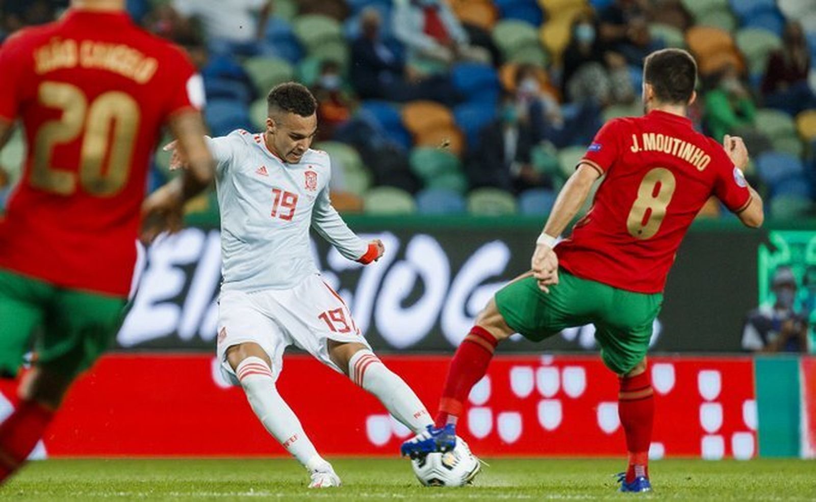 Un momento del Portugal-España