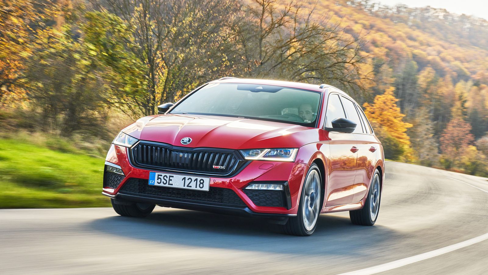 En la actual gama Octavia hay versiones híbridas enchufables con dos niveles de potencia y para los dos tipos de carrocerías.