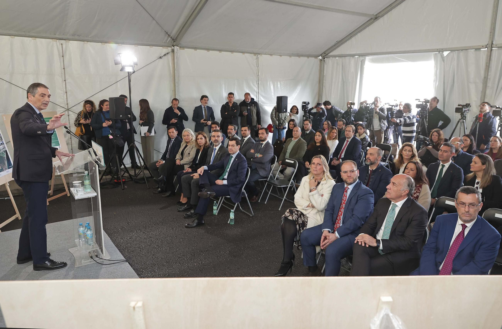 Juanma Moreno inaugura en Castellar la nueva tubería de agua para abastecer la zona norte de San Roque y el Valle del Guadiaro, en imágenes