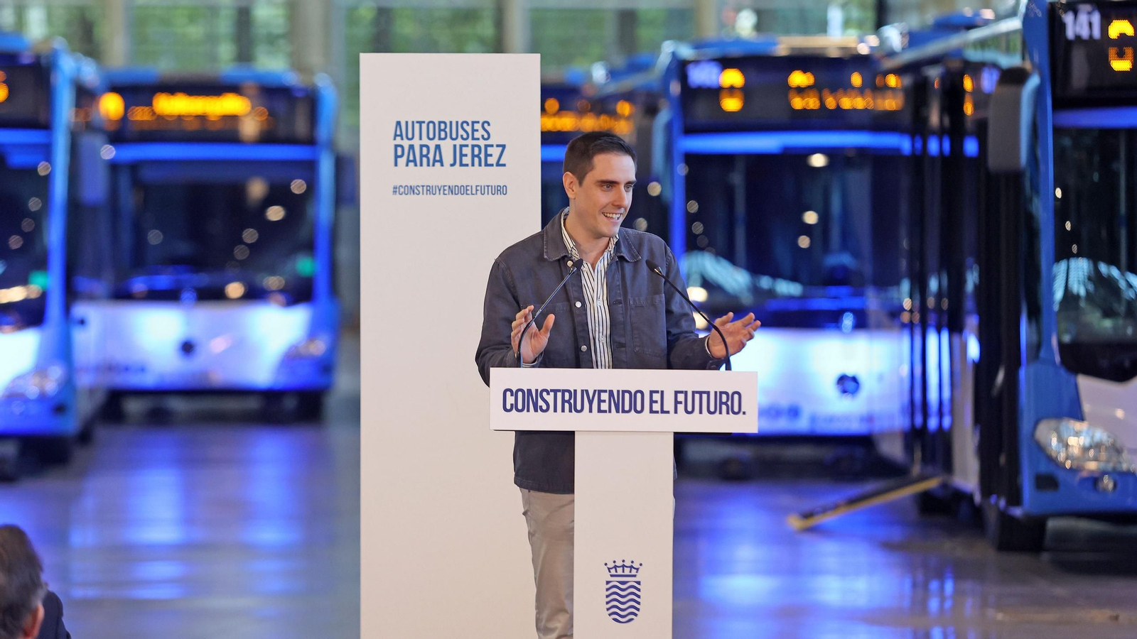 Imágenes de la presentación de los nuevos autobuses urbanos de Jerez