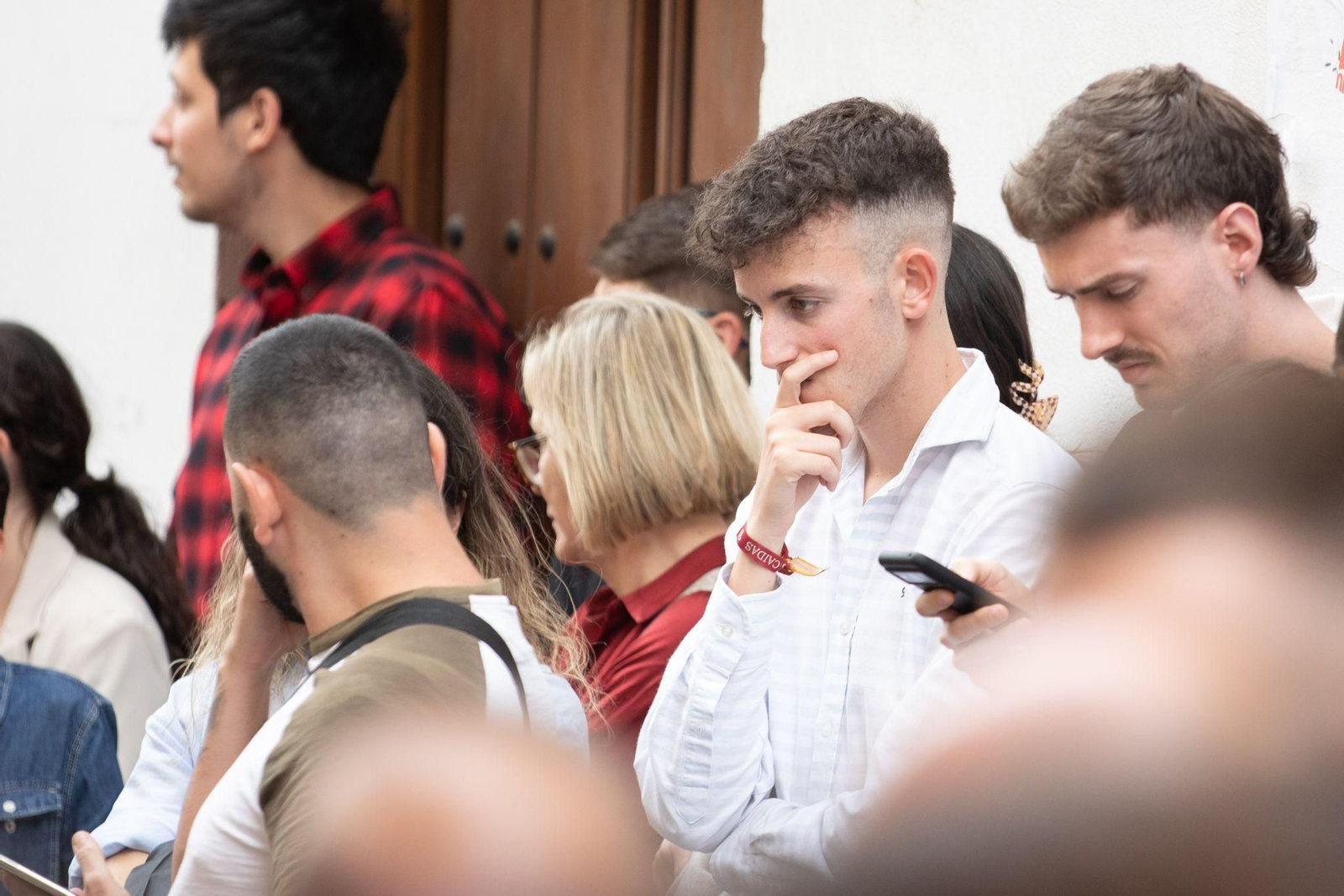 Fotos: la frustración de los cofrades de La Borriquilla de Granada