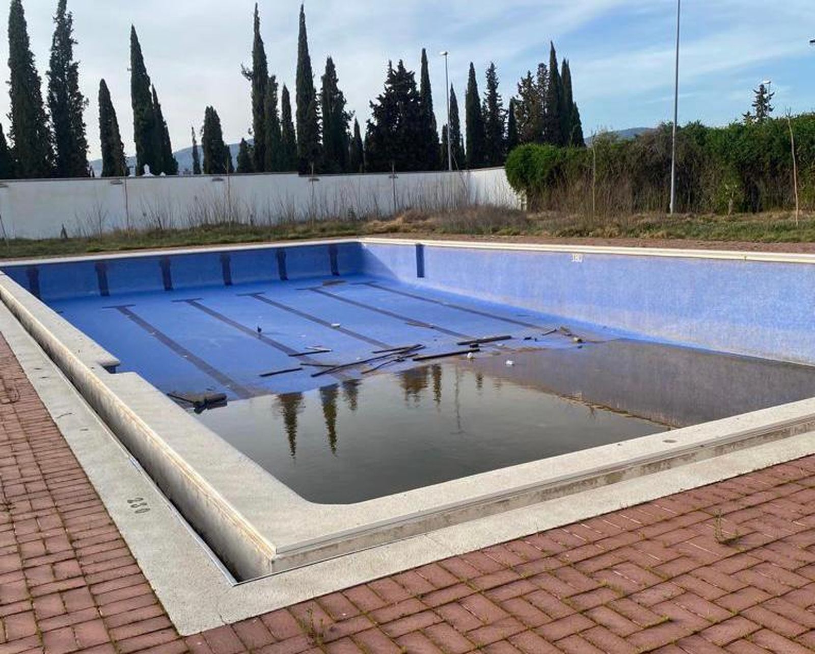 Estado actual de la piscina.