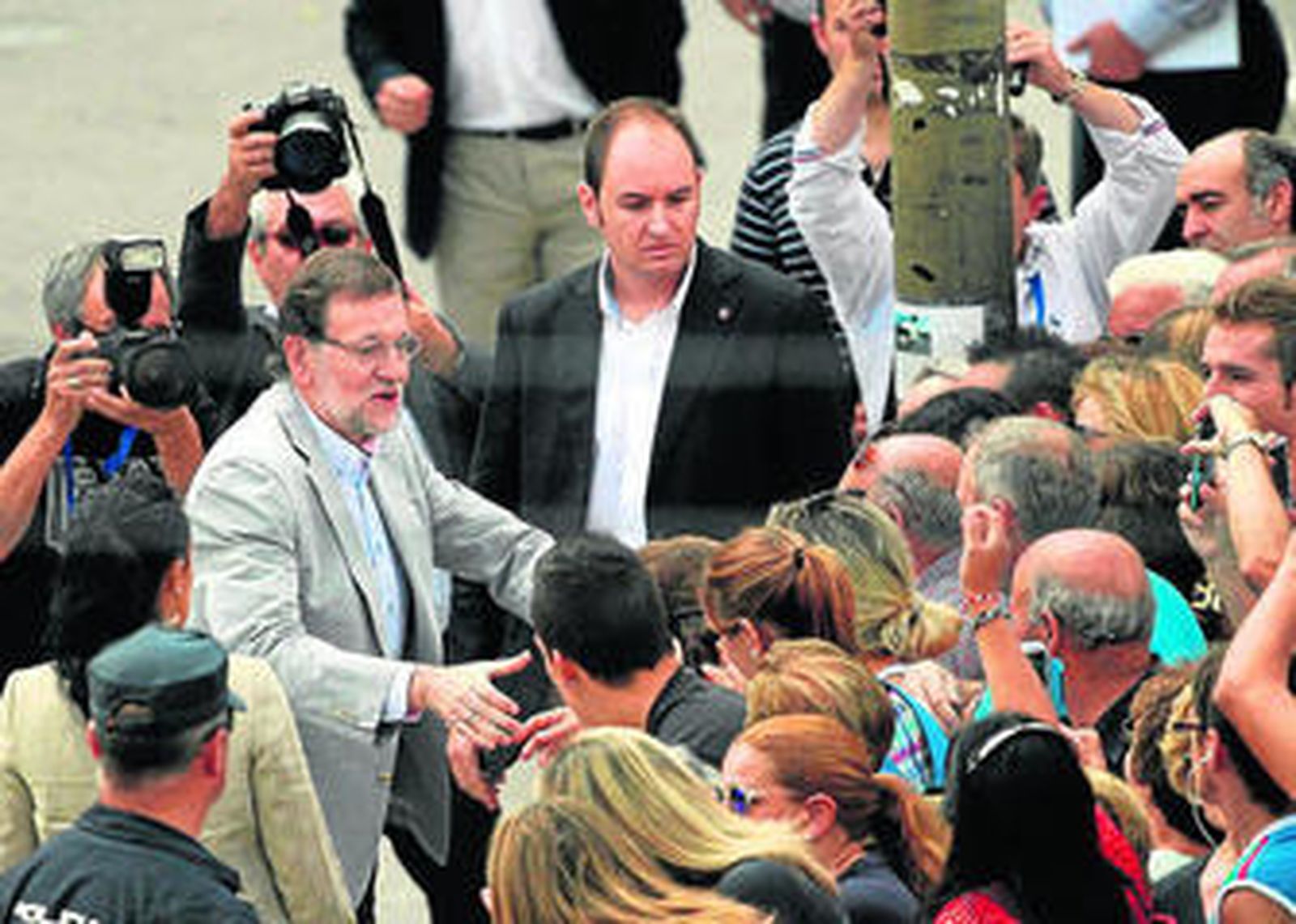 Mas no firma aún la ley de consultas y deja al Gobierno en compás de espera