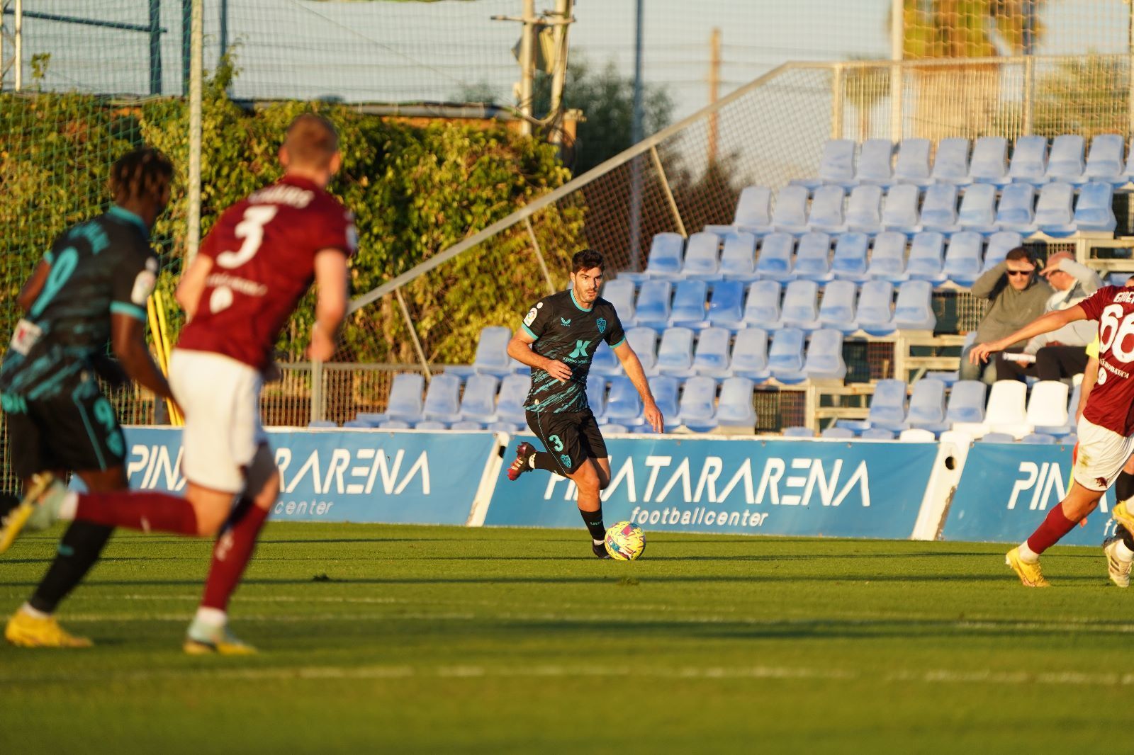 Las fotos del primer encuentro de la historia del Almería ante un rival italiano