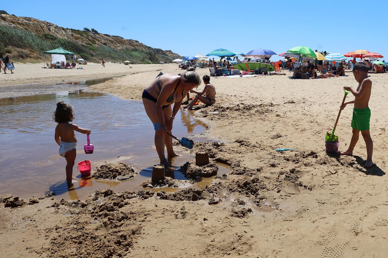 Imágenes de una maravillosa mañana de verano en las playas de la Torre del Loro y Mazagón