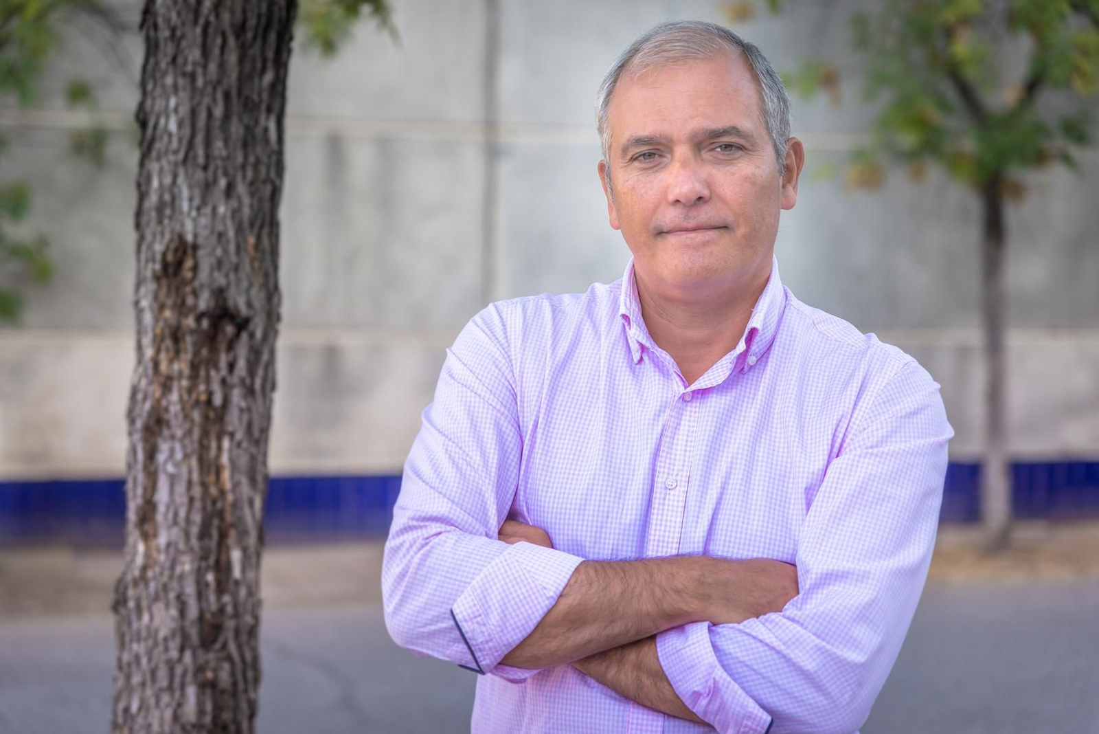El profesor de la Facultad de Comunicación ya publicó 'Las máquinas bélicas de Leonardo y otras historias científicas de guerra y ciencia'.