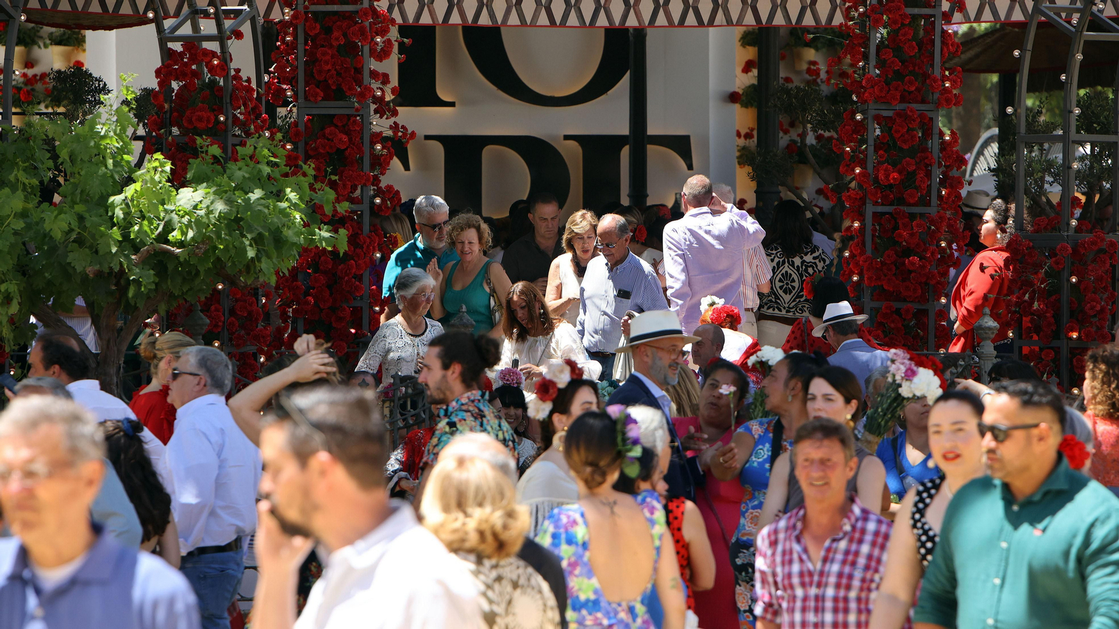 Gran ambiente en la caseta de González Byass