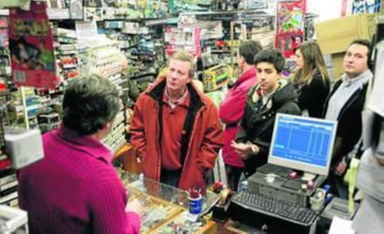 Cola para pagar en un establecimiento del centro de la ciudad.