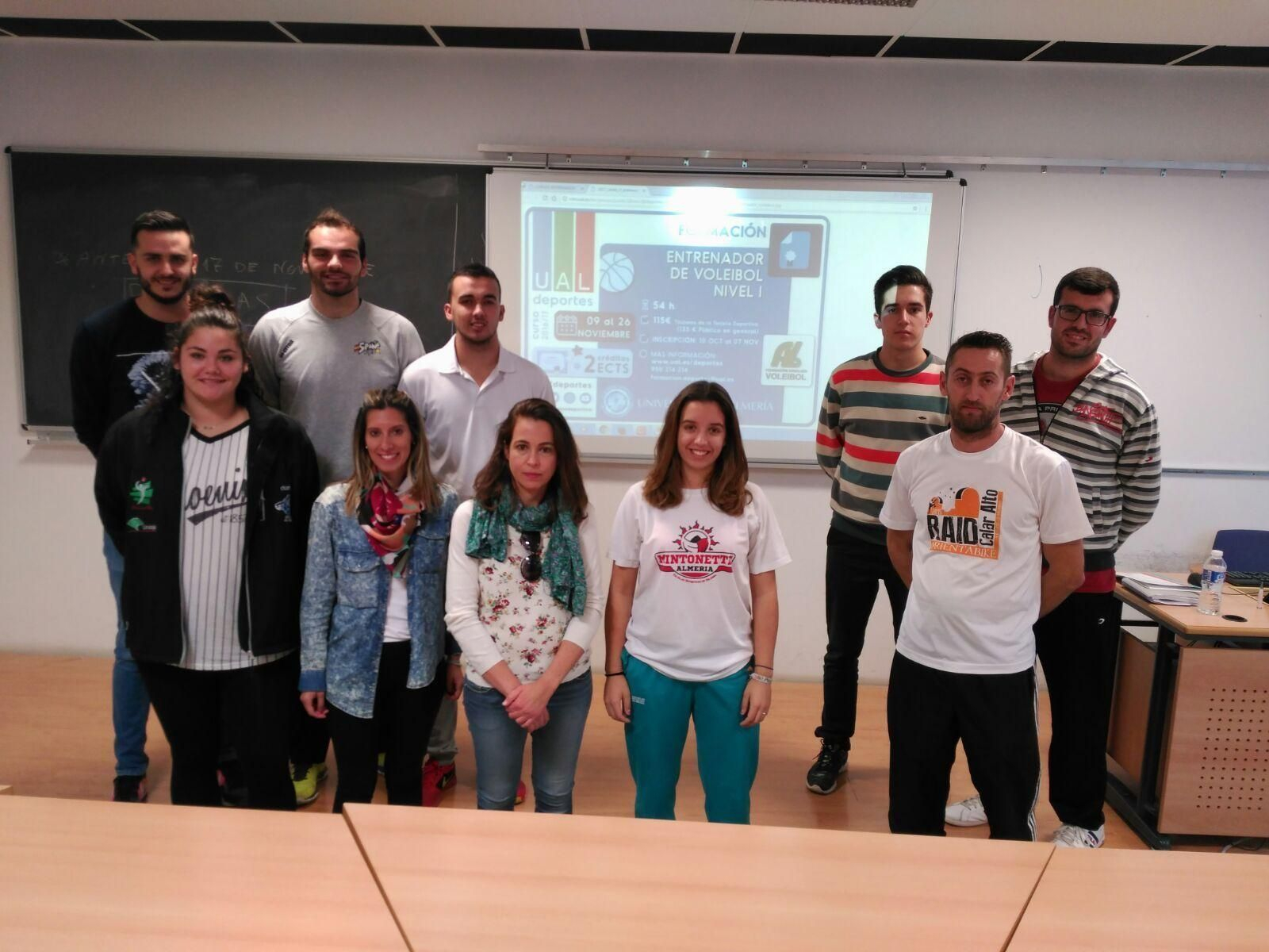 Grupo de alumnos de uno de los cursos de formación deportiva.