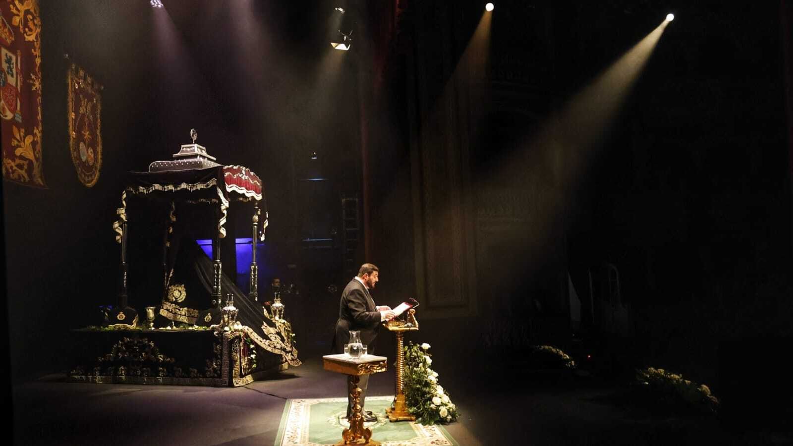 Todas las imágenes del Pregón de Fernando Díaz de la Semana Santa de Cádiz 2024