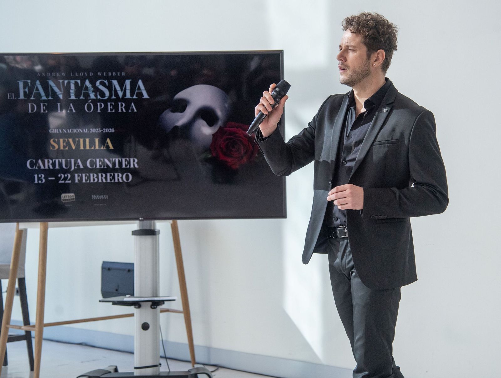 El actor Daniel Diges durante la rueda de prensa que el elenco ofreció en Sevilla con motivo del estreno del musical en la ciudad.