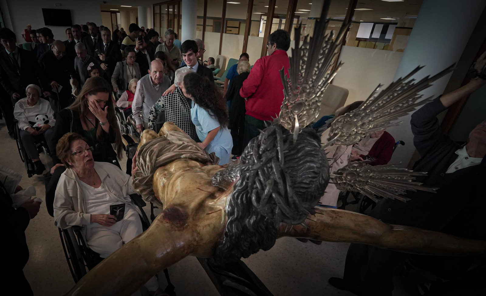 Imágenes del Cristo de la Esperanza con los ancianos del San Juan Grande en Jerez