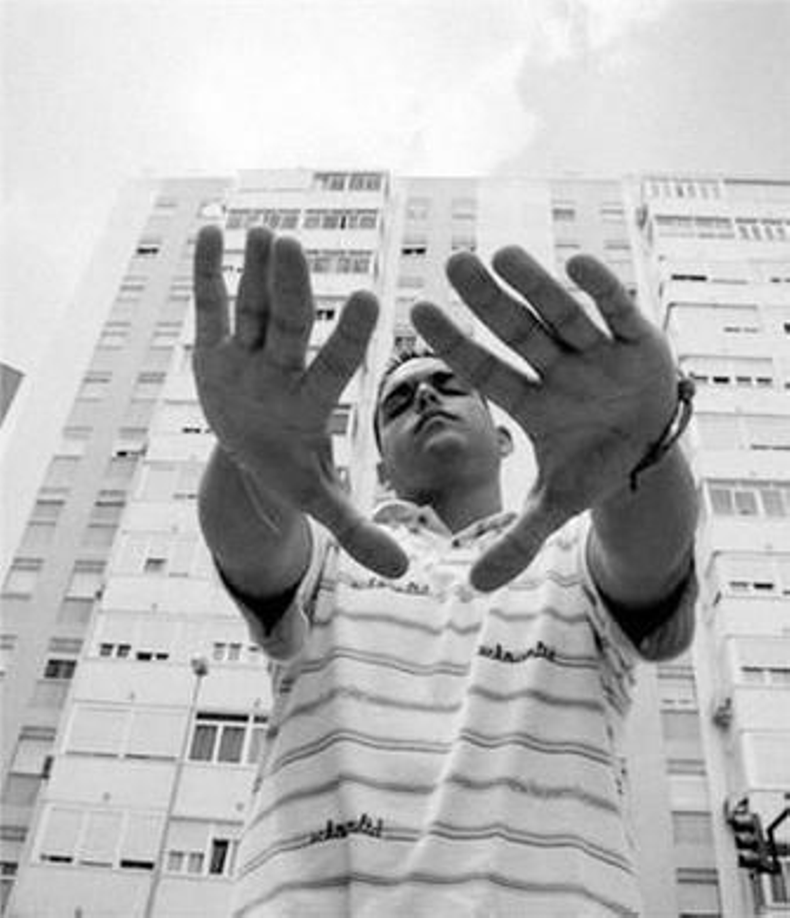 El joven rapero David Fernández, Mowlihawk, en Cádiz.