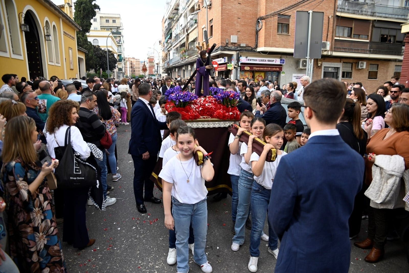 La procesión infantil del colegio Franciscanos de Córdoba, en imágenes