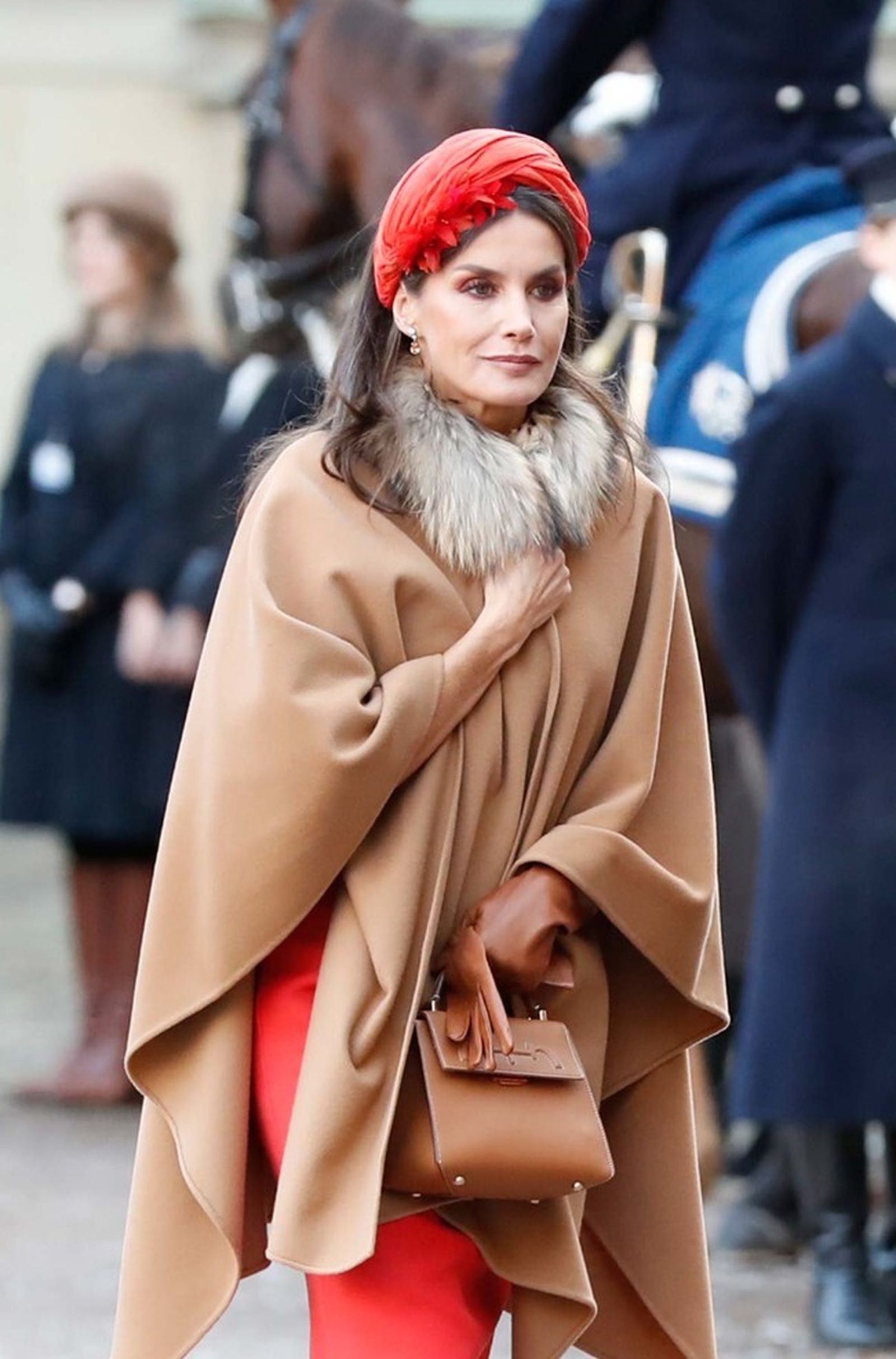 Tocado coral de Cherubina que fue muy aplaudido durante su viaje oficial a Suecia.