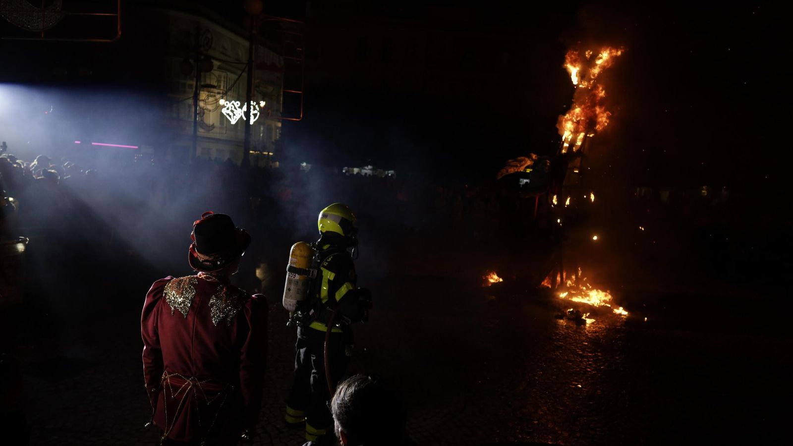 Búscate entre las mejores imágenes de la quema del dios Momo