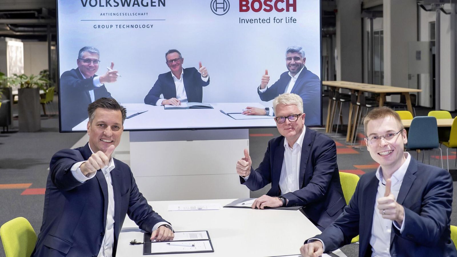 La firma del acuerdo ha sido telemática con la participación, por Volkswagen, de Thomas Schmall, CEO de  VW Group Components; y  Rolf Najork, presidente de Bosch Rexroth.