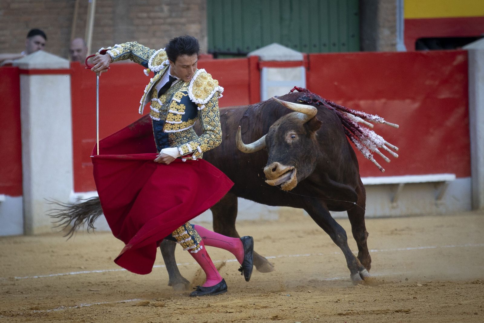 El Fandi vuelve a deleitar ante su afición